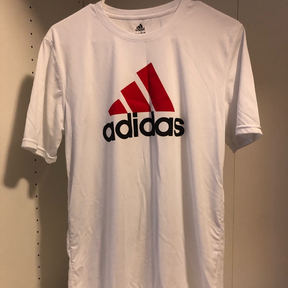 Athletic shirt
